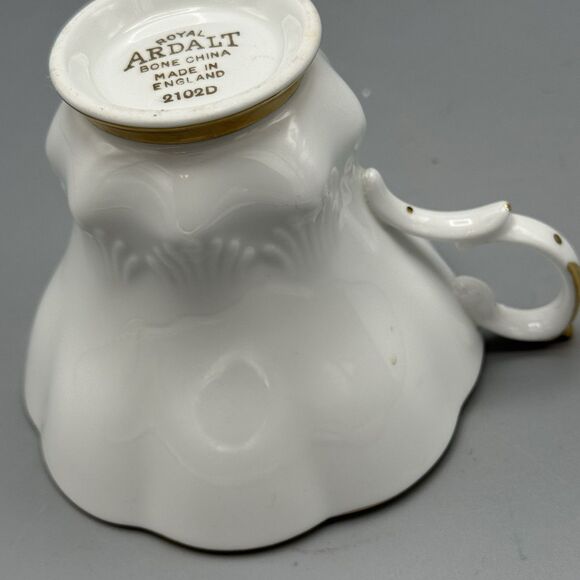 Royal Ardalt Bone China Footed Tea Cup Saucer 2102D England Daffodils Gold Gilt - Picture 8 of 11